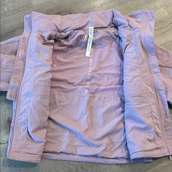 Lululemon Always Effortless Jacket
Dusty Rose - Picture 7 of 15